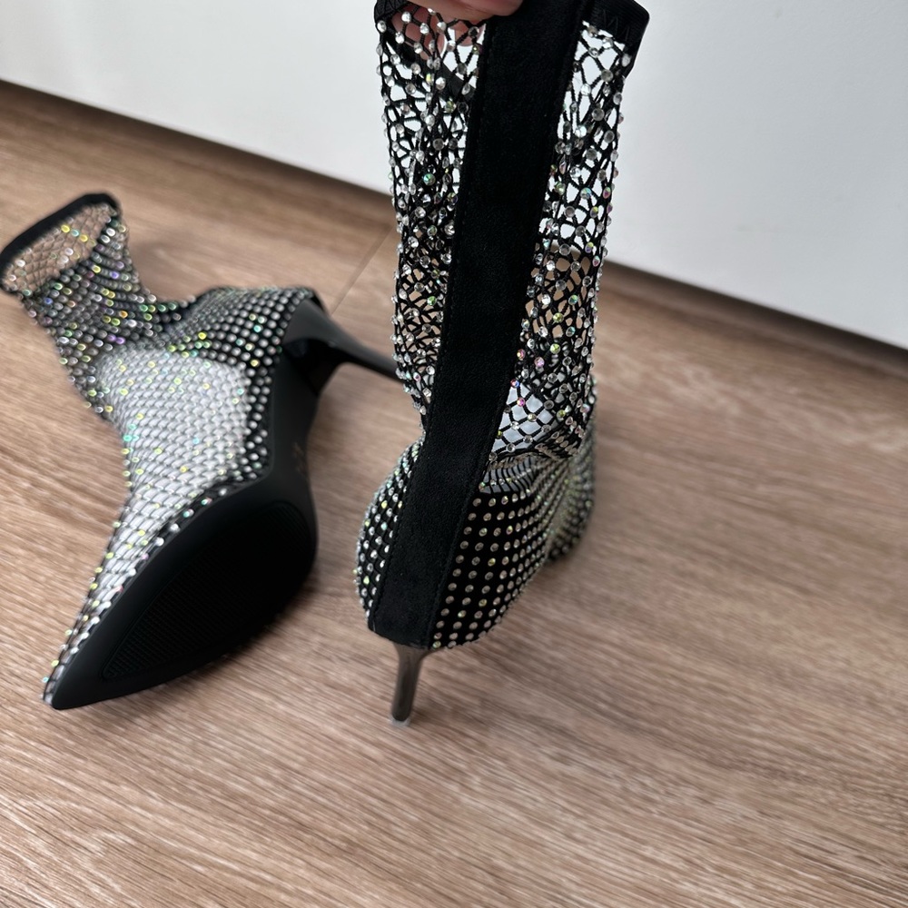 Heels - Picture 3 of 6